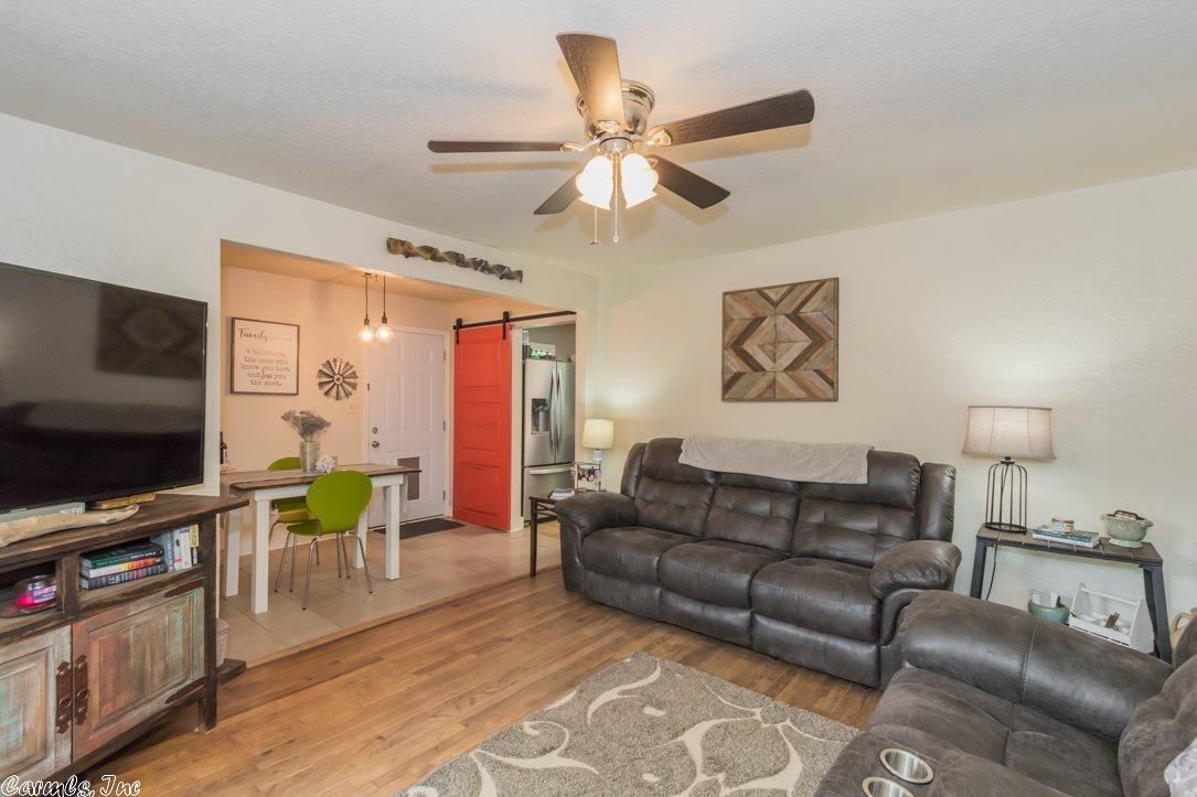 1006 Circle Dr, Benton, AR 72015